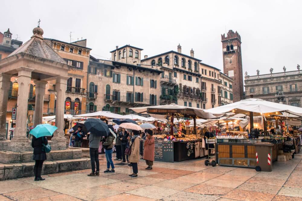 tourist centre verona