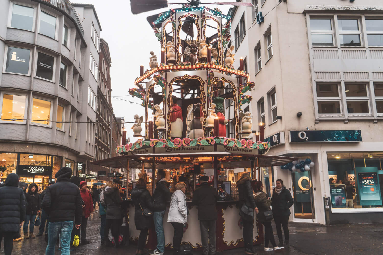 Mulled wine pyramid in Dusseldorf, Germany