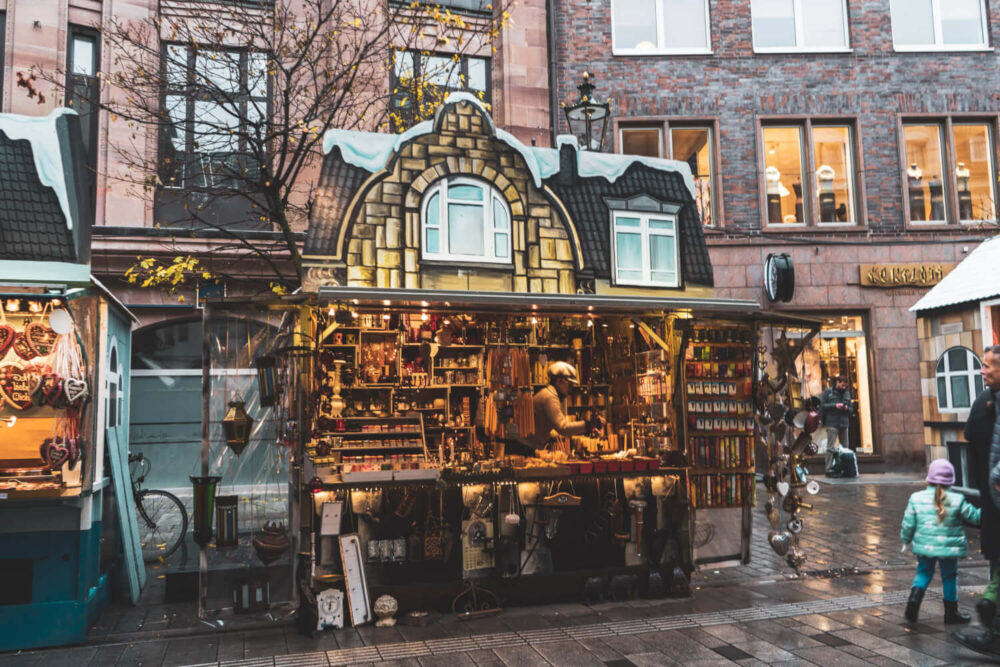 Düsseldorf Christmas Markets Guide 2023: Where To Go, What To Eat & More!