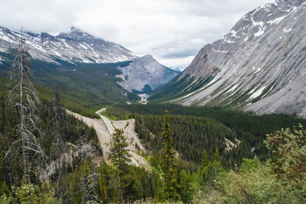 Absolutely stunning set of photos from Banff National Park in Alberta, Canada! These photo guide to Banff will have you booking a ticket immediately. Includes photos of Lake Louise, Lake Moraine, Peyto Lake and more. #Alberta #Canada #LakeLouise #PeytoLake #MoraineLake