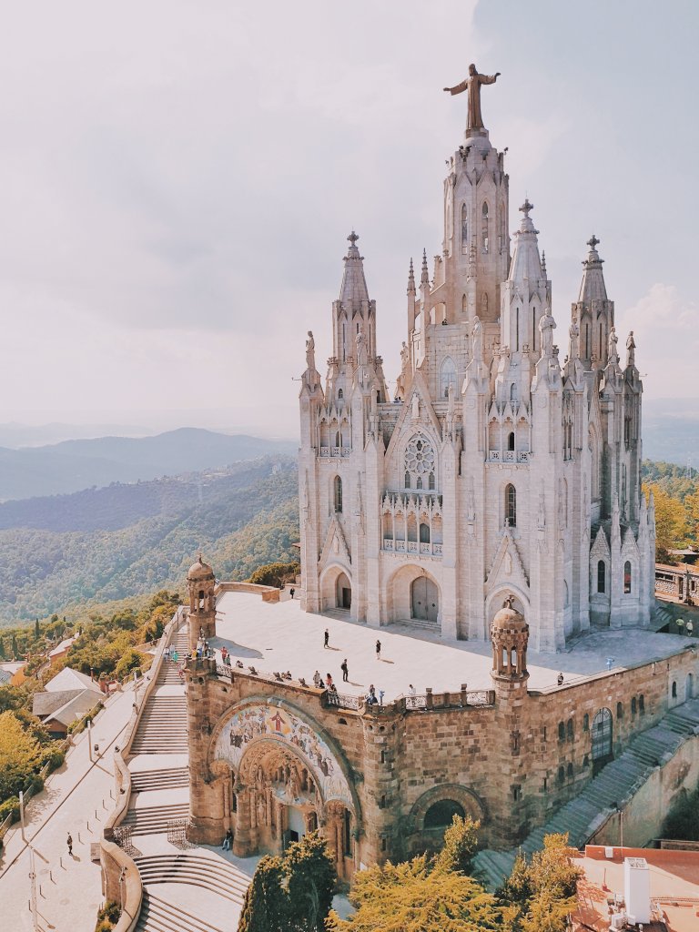 ways to travel in barcelona