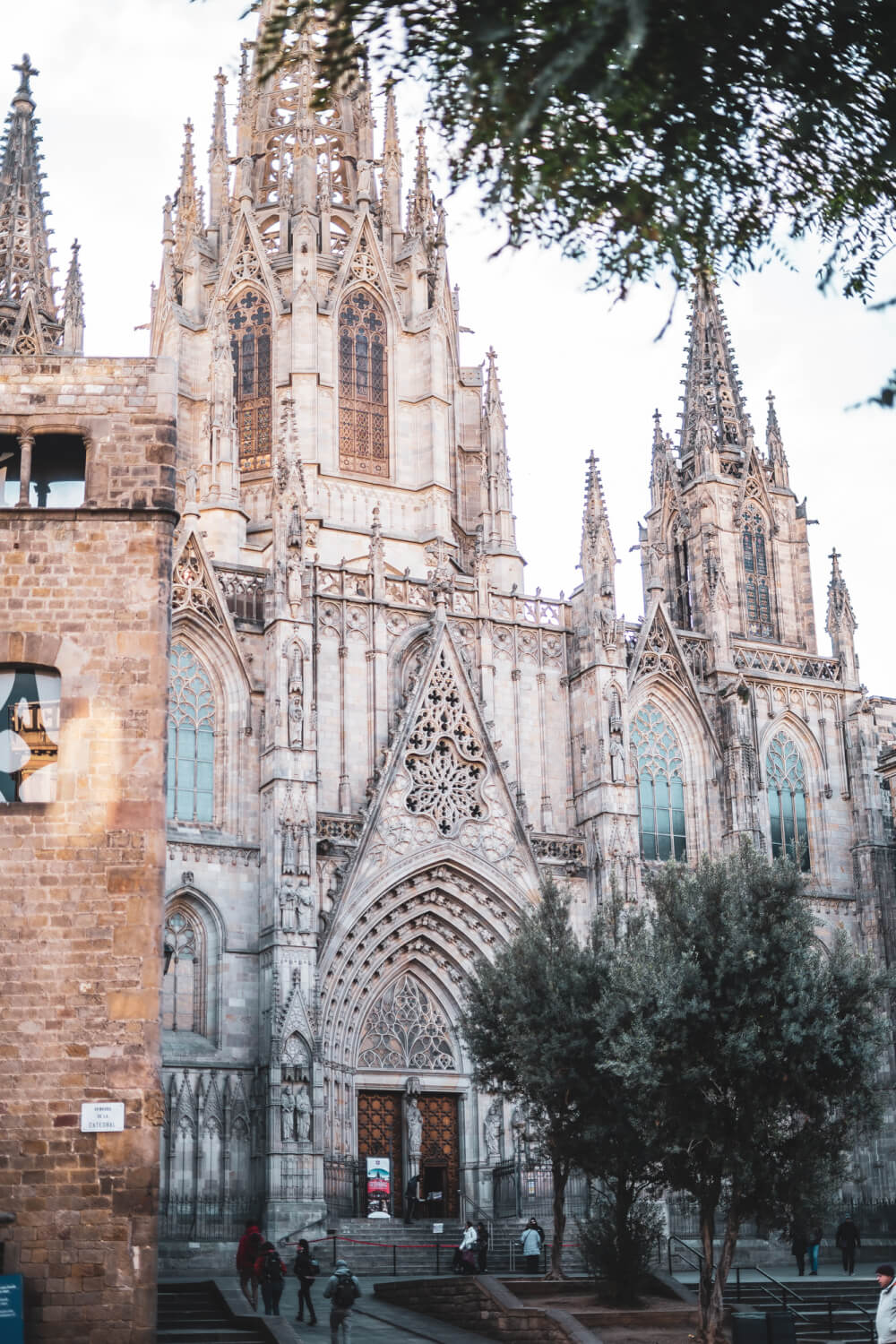 ways to travel in barcelona