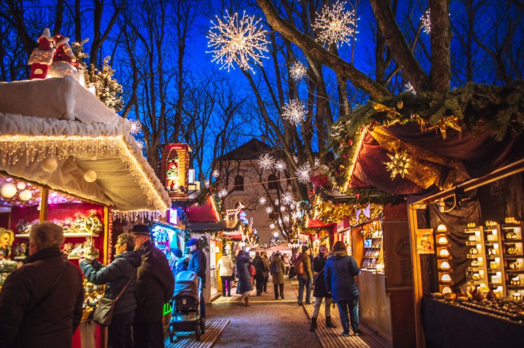 The BEST Christmas markets in Switzerland. If you're looking for a thorough and comprehensive Switzerland Christmas guide, this is it! #ChristmasMarkets #Switzerland #Europe #Christmas