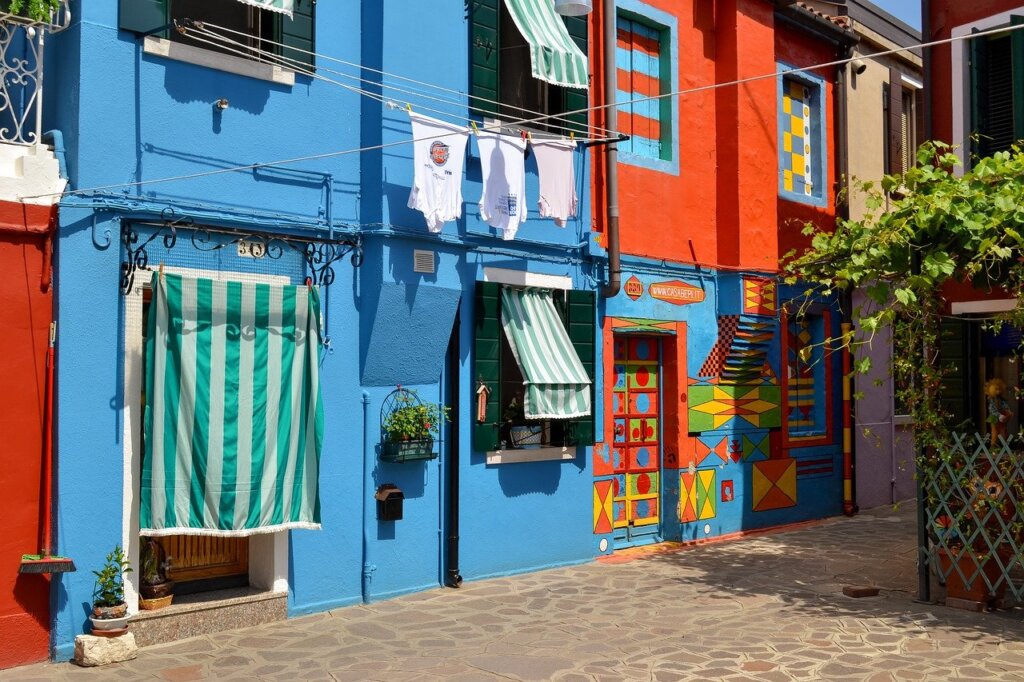 Casa di Bepi, a colourful home in Burano, Italy