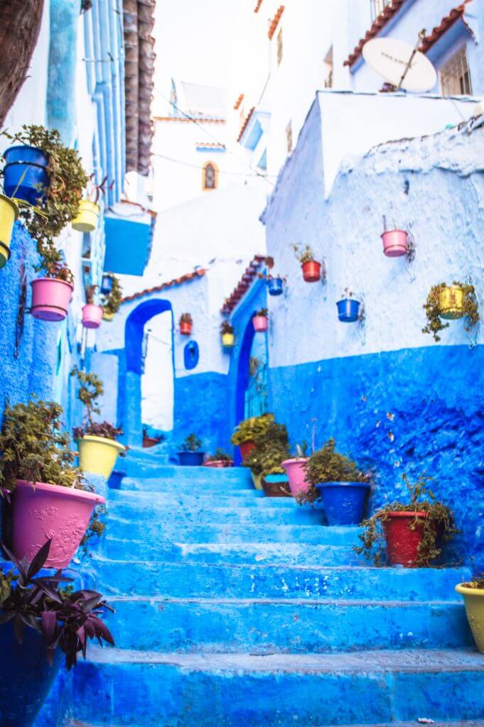 Easy and no BS guide on how to get from Fes to Chefchaouen in Morocco. Curious about how to see the Blue City for yourself? This guide should definitely help! #Morocco #Travel #Fes #Chefchaouen