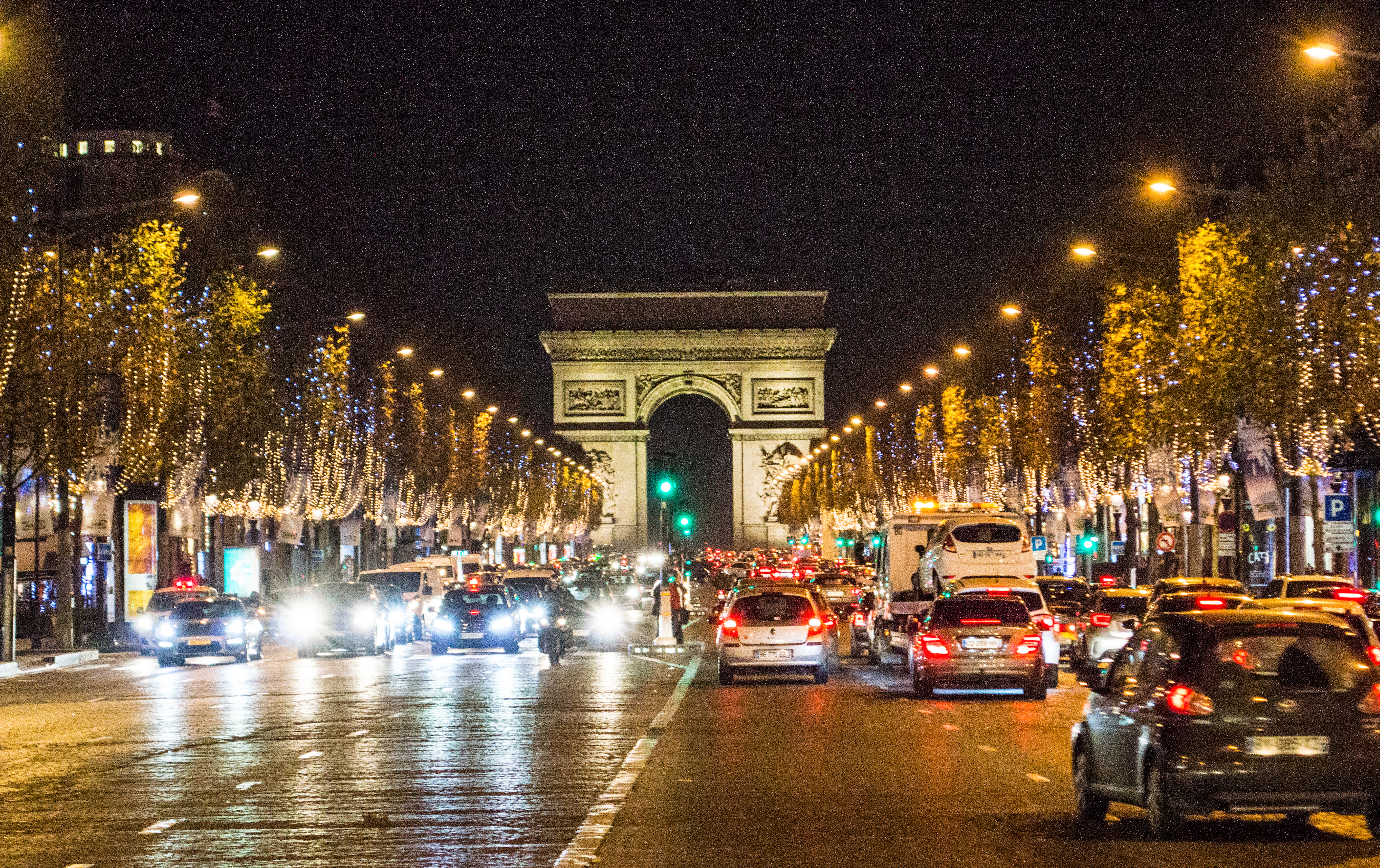 visit paris at christmas