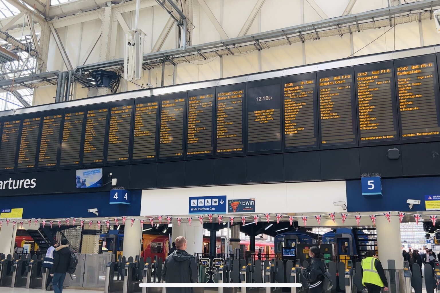 How to Take the Train in the UK: A Step by Step Guide!