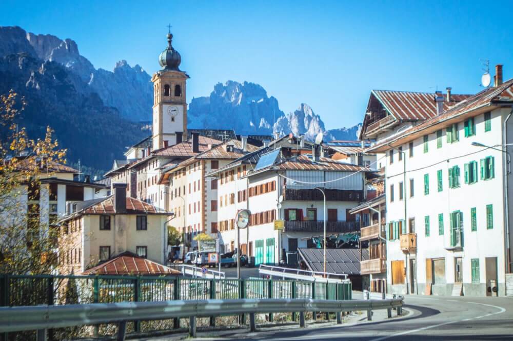 Absolutely stunning photos of the Dolomites in Italy! This post is travel inspiration at its finest, inspiring you to travel to Italy, travel to Europe and beyond! #italy #europe #travel #photography