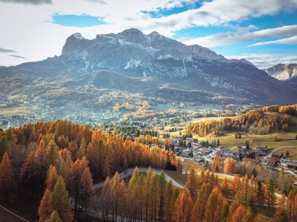 Absolutely stunning photos of the Dolomites in Italy! This post is travel inspiration at its finest, inspiring you to travel to Italy, travel to Europe and beyond! #italy #europe #travel #photography