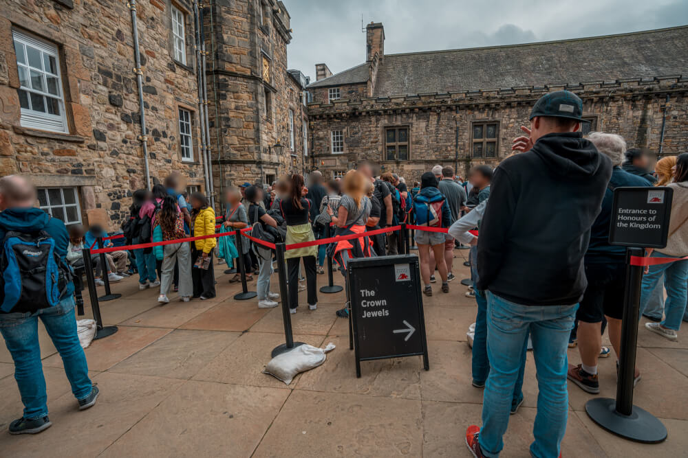 how long to tour edinburgh castle