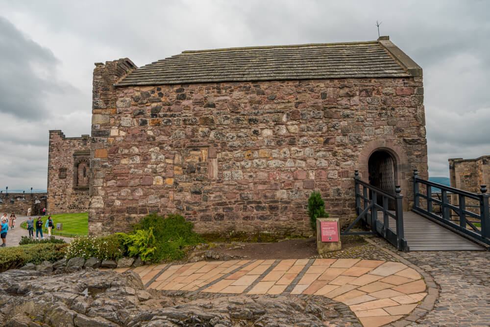 visit castle edinburgh