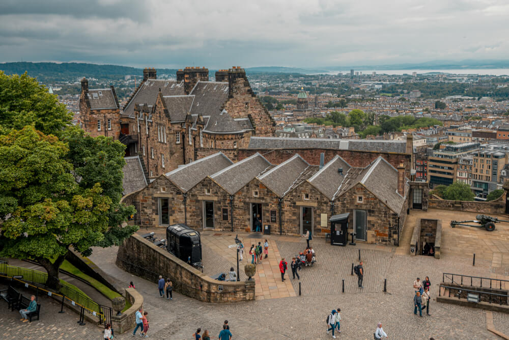 edinburgh castle visit scotland