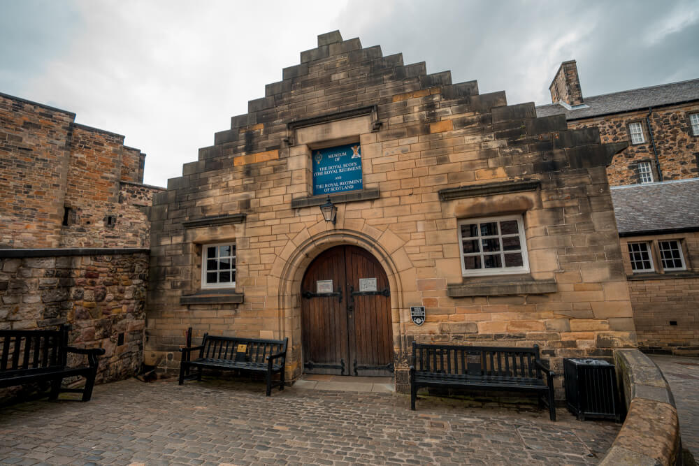 edinburgh castle visit scotland