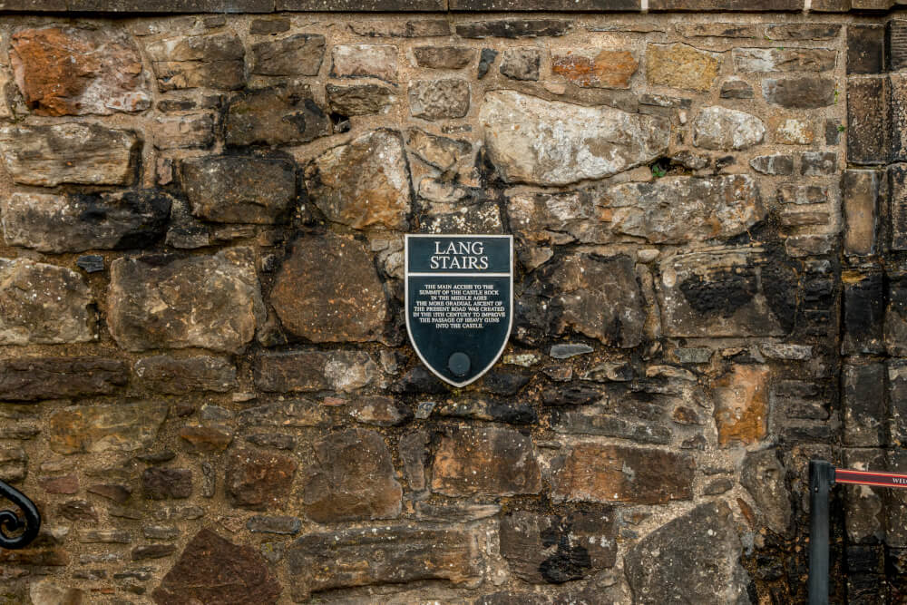 how long to tour edinburgh castle