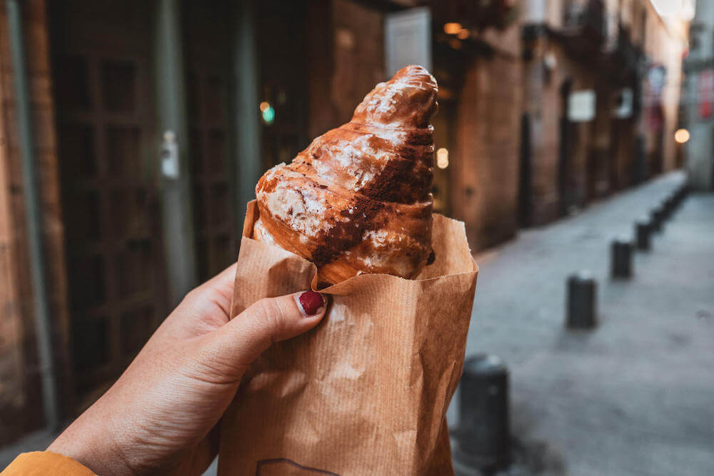 Mascarpone croissant from Pasticceria Hofmann