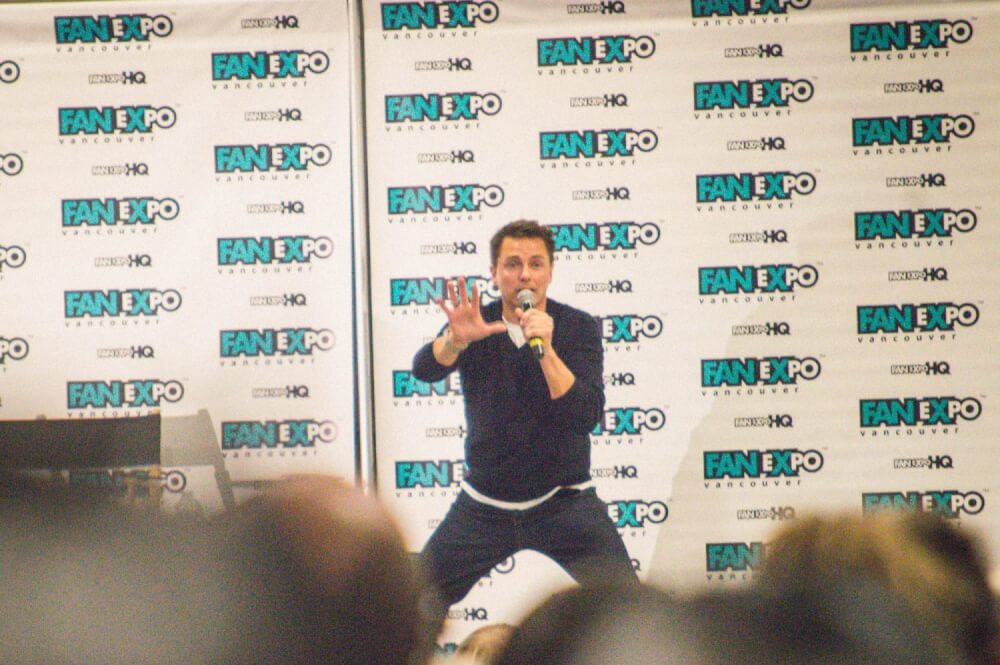 Pop culture conventions are pure HEAVEN for anybody who loves movies, games, comic books, TV and more. Here is a solid guide for a first timer visiting their first convention, and a recap of the Fan Expo Vancouver 2016!