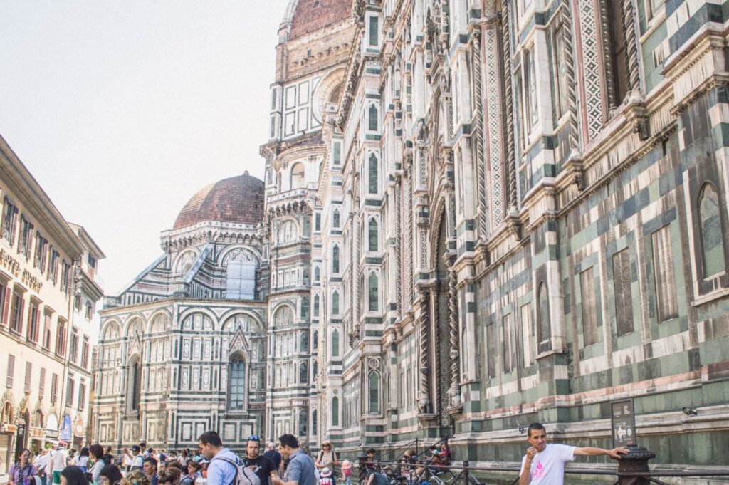 The ultimate romantic getaway for a weekend is Florence, Italy! Amazing food, beautiful architecture and delightful ways to spoil/pamper your partner. Here's the best guide online for planning a Florence romantic getaway!