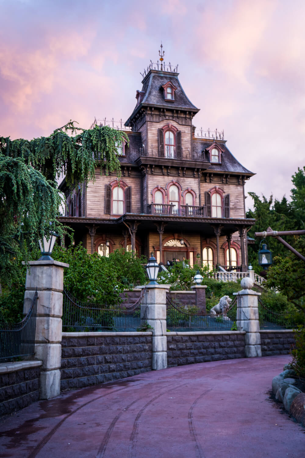 Phantom Manor at Disneyland Paris