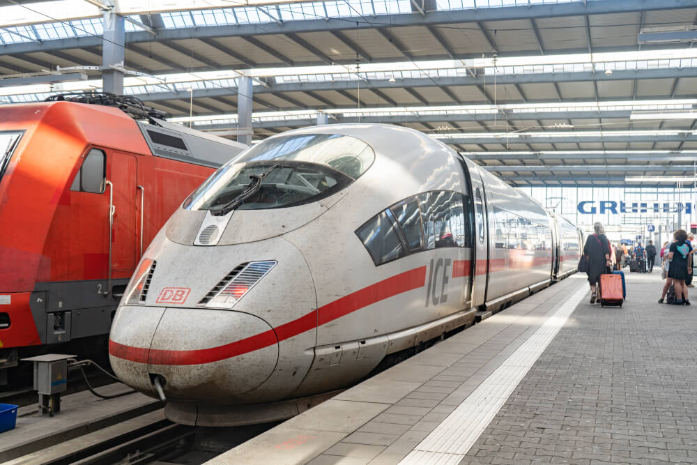 how to travel europe via train