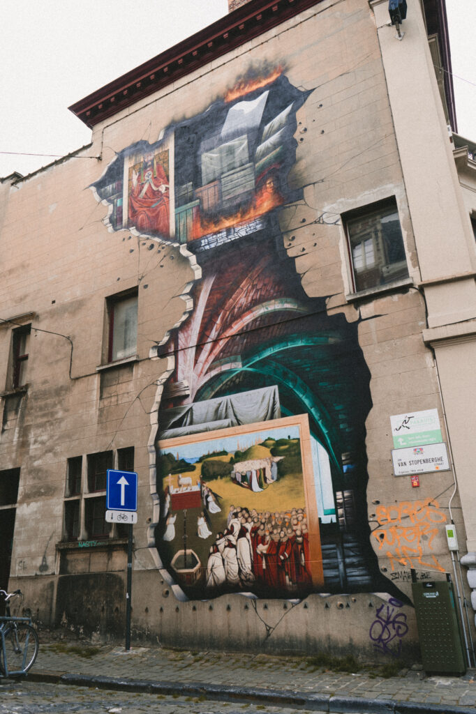 Tall 3D mural on a wall in Ghent, Belgium