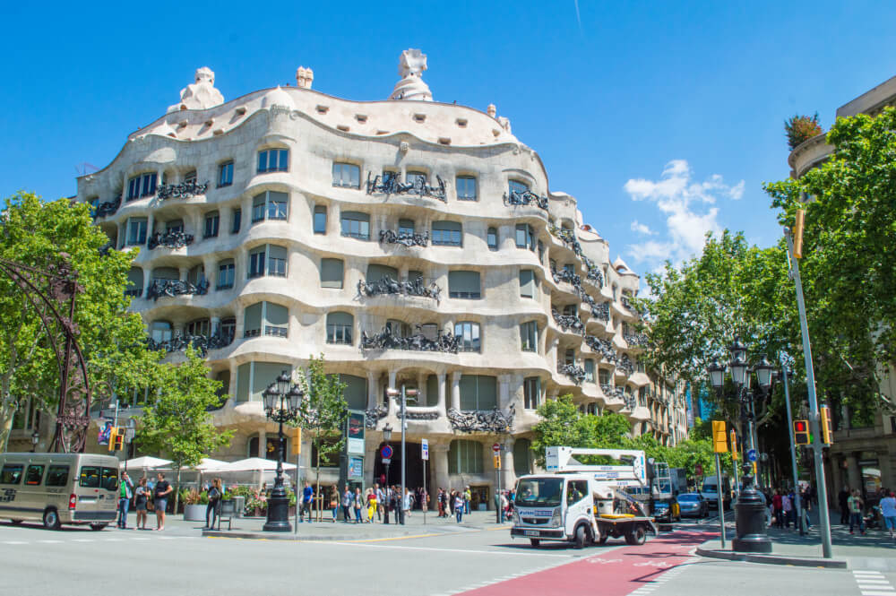 ways to travel in barcelona