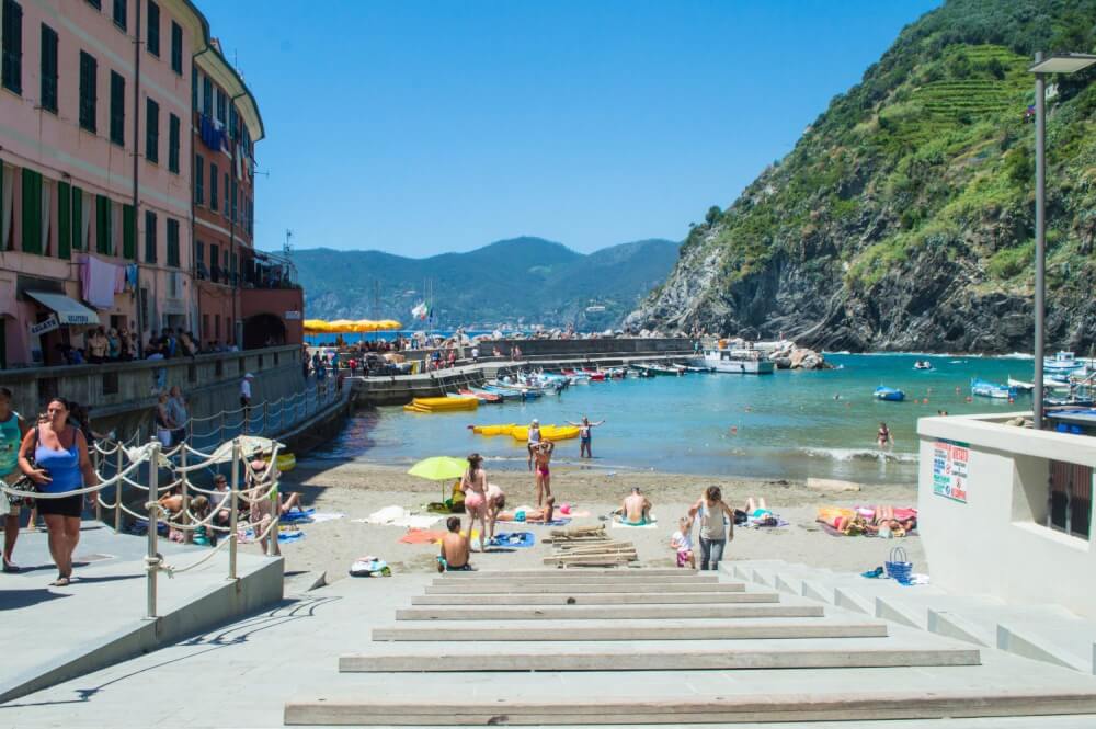 Wow-de beste Cinque Terre, Italië gids die er is! Vat alle belangrijke must-dos samen tijdens een bezoek aan Cinque Terre. Mis dit niet als je van plan bent om naar Italië te reizen. #Italy # CinqueTerre # Wanderlust't miss this if you're planning on travelling to Italy. #Italy #CinqueTerre #Wanderlust