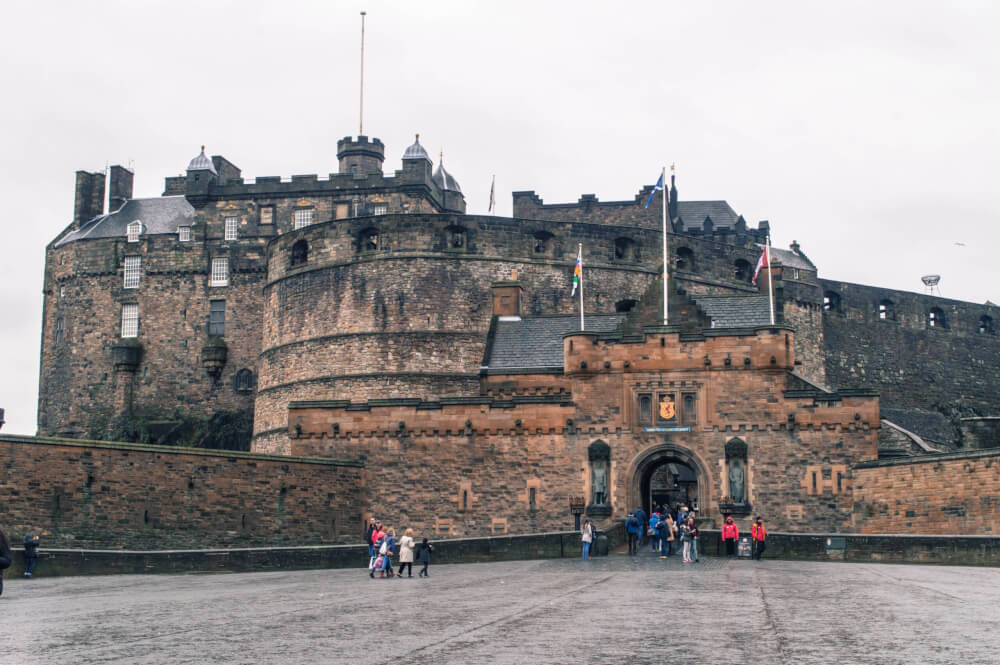 edinburgh castle visit scotland