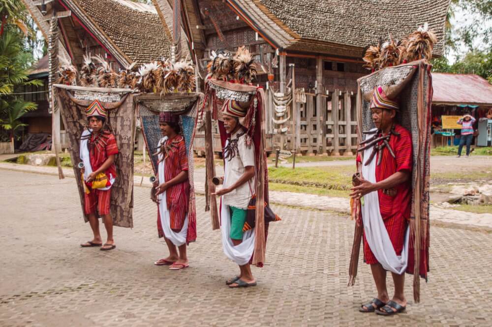 Traditional dancers in Indonesia 