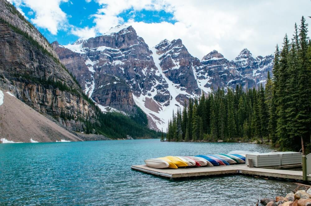 Absolutely stunning set of photos from Banff National Park in Alberta, Canada! These photo guide to Banff will have you booking a ticket immediately. Includes photos of Lake Louise, Lake Moraine, Peyto Lake and more. #Alberta #Canada #LakeLouise #PeytoLake #MoraineLake