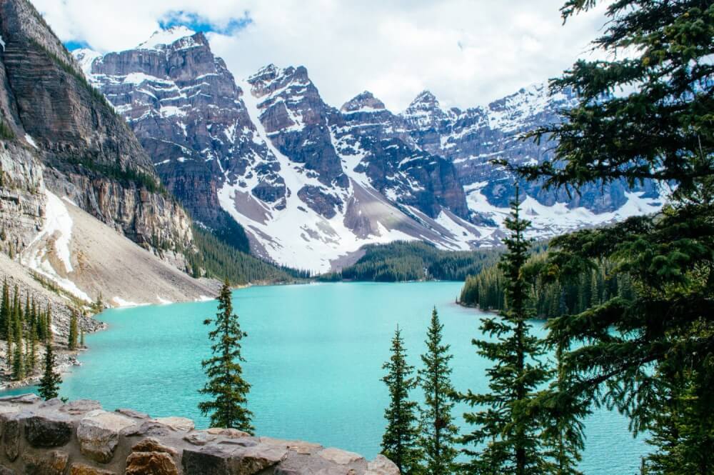 Absolutely stunning set of photos from Banff National Park in Alberta, Canada! These photo guide to Banff will have you booking a ticket immediately. Includes photos of Lake Louise, Lake Moraine, Peyto Lake and more. #Alberta #Canada #LakeLouise #PeytoLake #MoraineLake