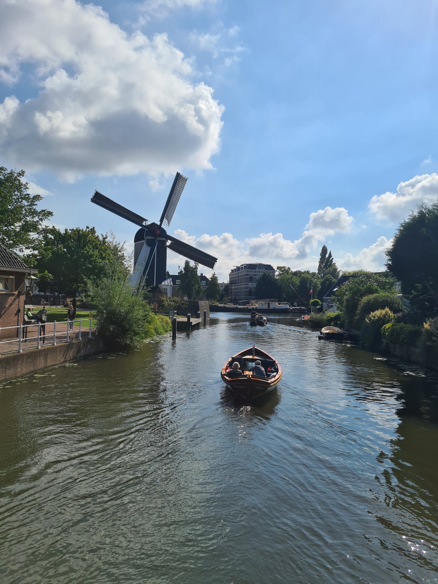 12 Unmissable Day Trips from Amsterdam (By Train & Bus!)