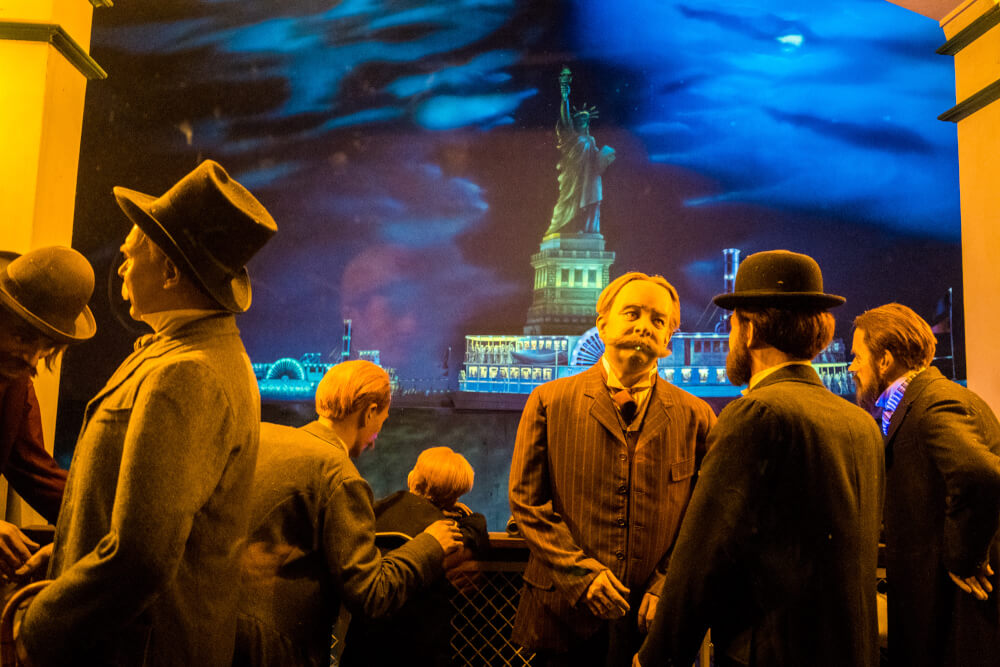 Statue of Liberty inaugaration attraction at Disneyland Paris