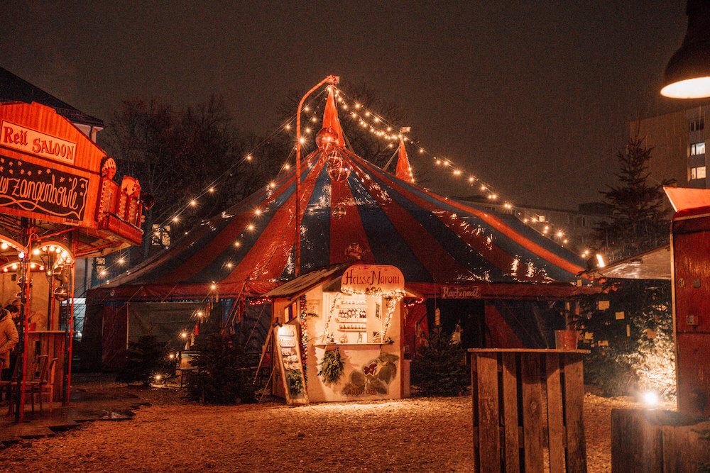 Maarchenbazaar Julmarknad i Munich, Tyskland