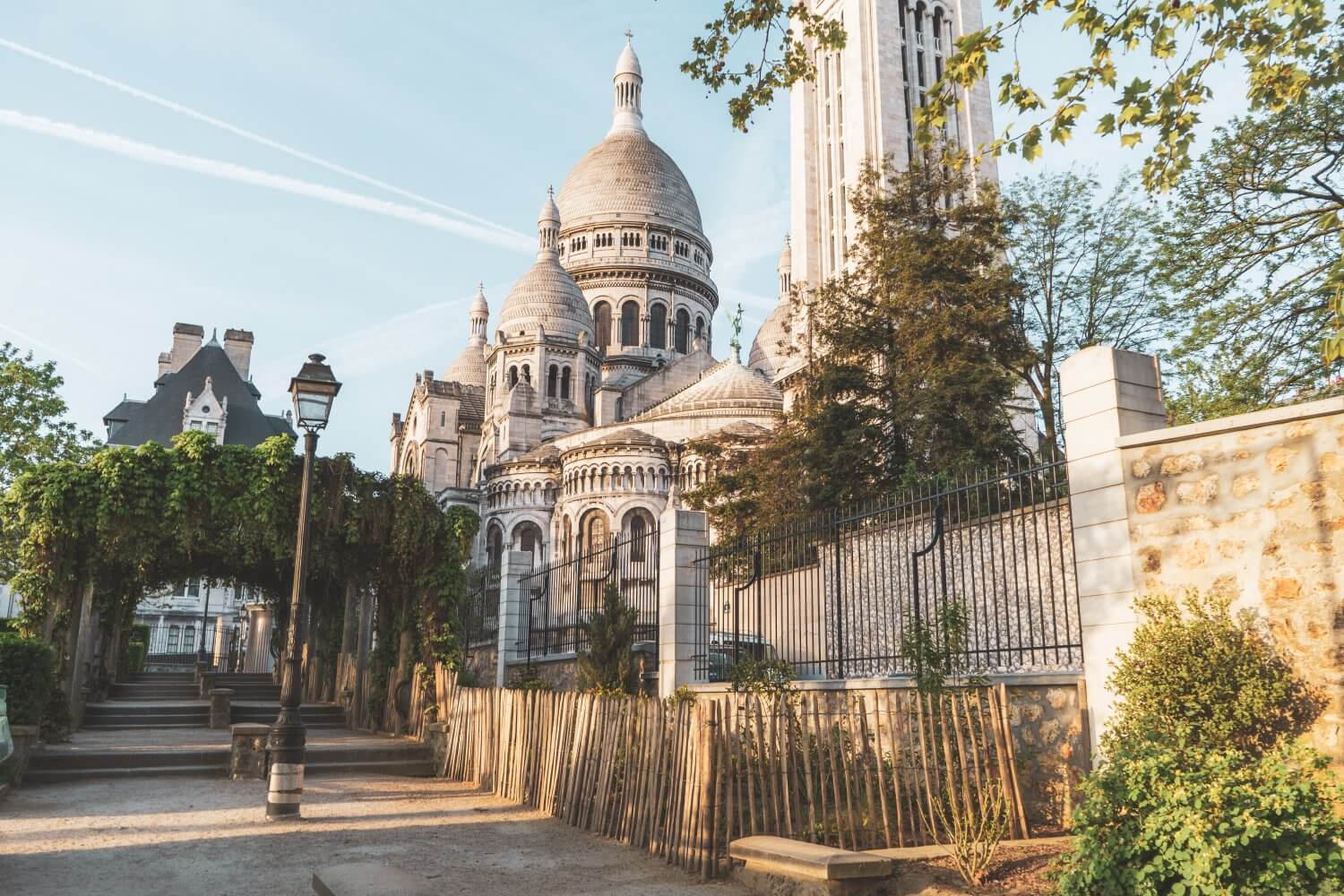 Sacre Coeur Basilica: one of the most iconic Paris landmarks in the city