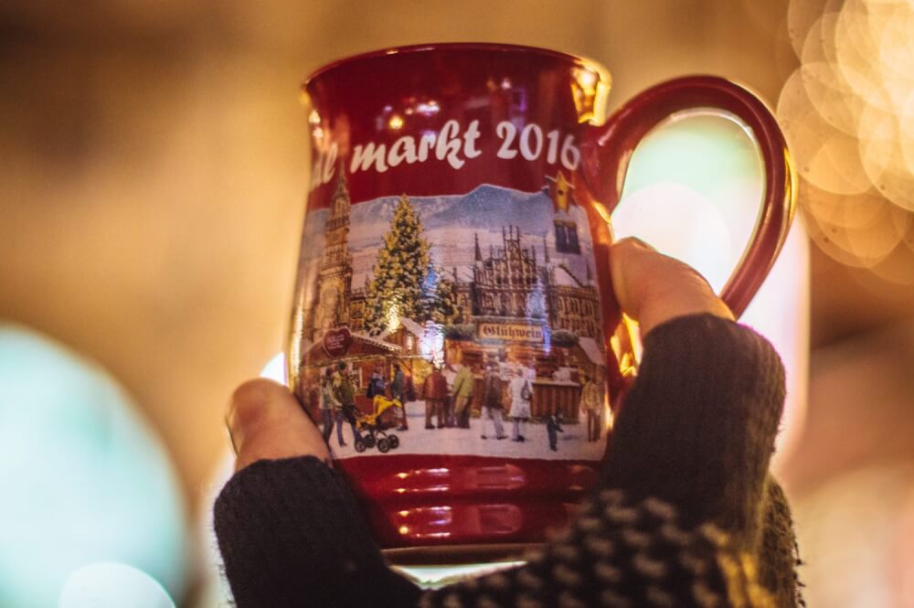 Den beste og mest grundige guiden der ute for Julemarkeder I Munchen! Ikke gå glipp av denne guiden hvis Du planlegger å besøke Munchen, Tyskland For Julemarkeder. Inkluderer de beste markedene å besøke, hva du skal gjøre, hva du skal spise og mer. #Munich #Germany #Christmas # ChristmasMarkets't miss this guide if you're planning on visiting Munich, Germany for Christmas Markets. Includes the best markets to visit, what to do, what to eat and more. #Munich #Germany #Christmas #ChristmasMarkets