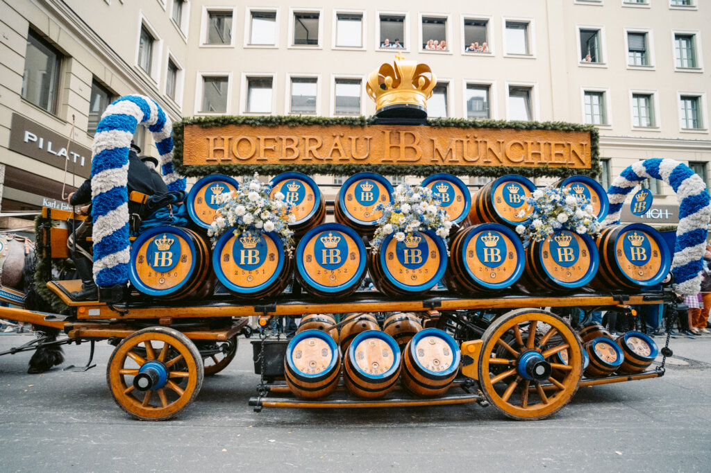 10+ Awesome Ideas for Throwing an OktoberfestThemed Party