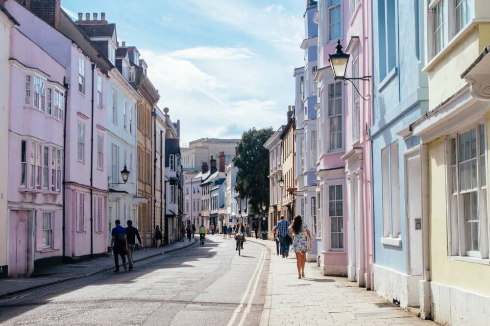 A gorgeous pastel-coloured street in Oxford, England. 