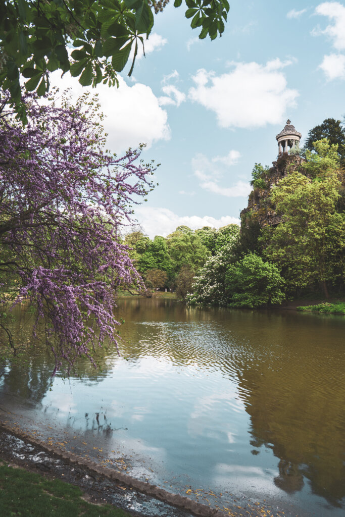 Lake at Parc des Buttes-Chaumont in Paris, France