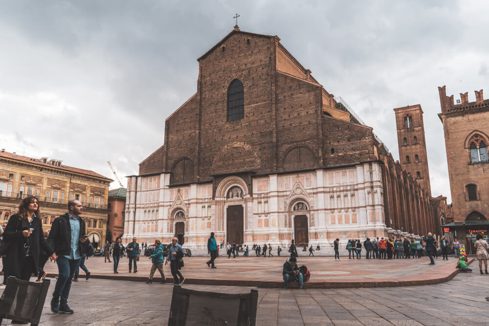 tourist attractions in bologna italy