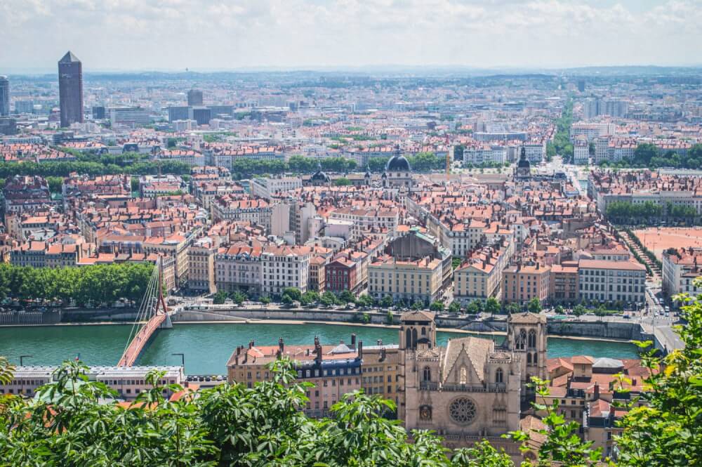 An absolutely stunning list of places to visit in France (besides Paris). An amazing list full of cute towns, amazing nature and places in France you never even knew existed!