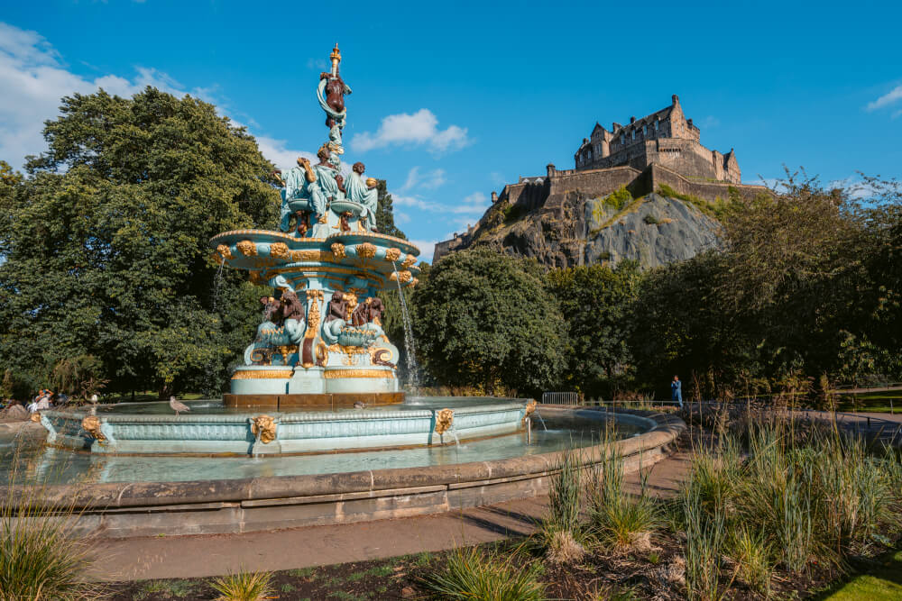 tourist attraction edinburgh city centre