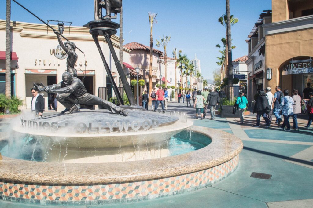 Universal Studios Hollywood fountain at the entrance