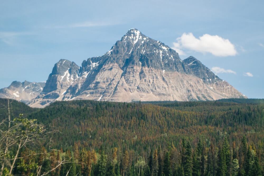 These incredible photos will inspire you to take the train across Canada. SO many inspirational photos that will inspire you to travel Canada, including Vancouver, Banff, Saskatoon, Toronto, Montreal, Halifax and Prince Edward Island. #Canada #TrainTravel #Travel #Vancouver #Toronto #PrinceEdwardIsland #Halifax #Saskatoon