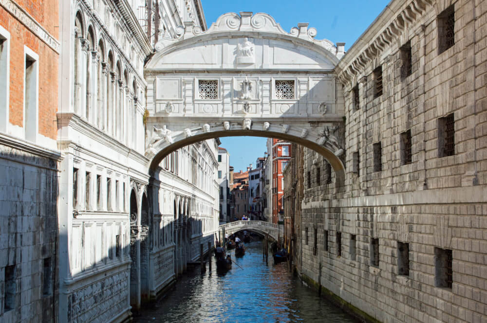 travel on venice italy