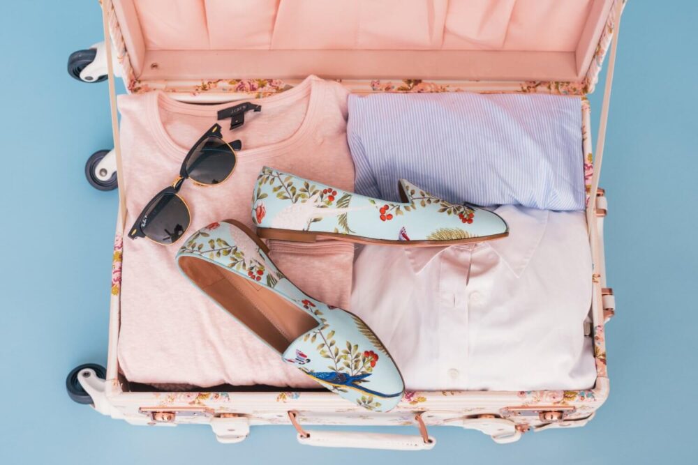 The Versatile Minimalist Packing List You Need to Steal (Carry-On Only!)