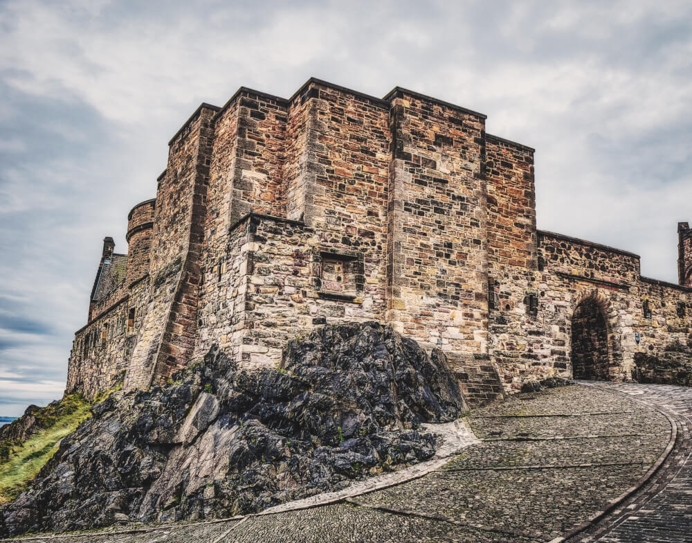 edinburgh castle visit scotland