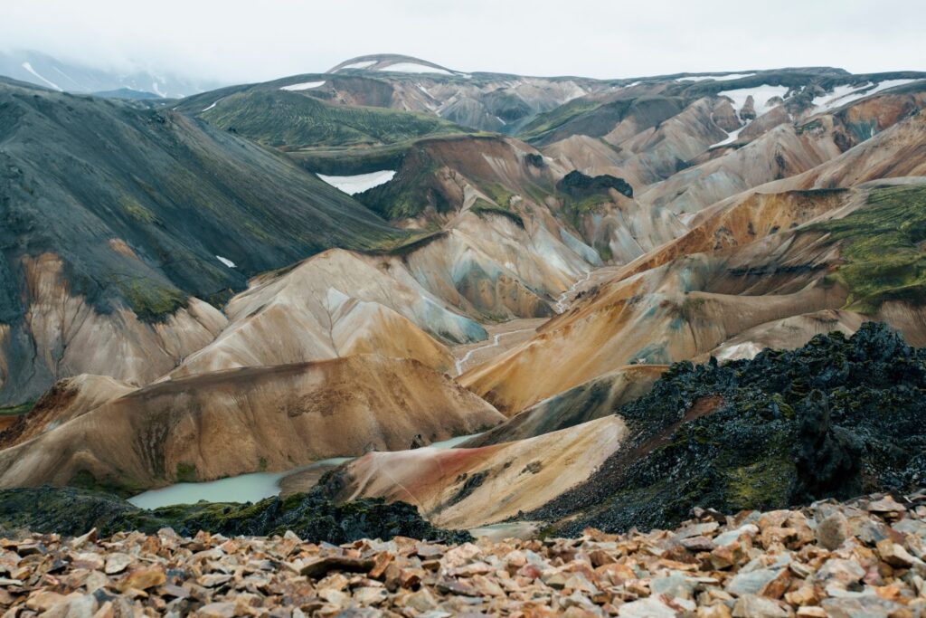 AMAZING Iceland road trip inspiration. This beautiful list of must-sees in Iceland will show you a bunch of unmissable stops along Iceland's Ring Road. A must-save for anyone planning a road trip around Iceland!